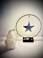 LED-RING auf Sockel mit Stern, schwarz, 35 cm