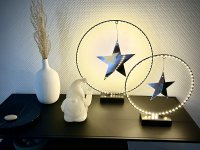 LED-RING auf Sockel mit Stern, schwarz, 25 cm