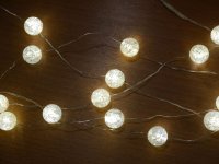 LED-LICHTERDRAHT mit 20 Acrylkugeln und Timer