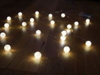 LED-LICHTERDRAHT mit 20 Acrylkugeln und Timer
